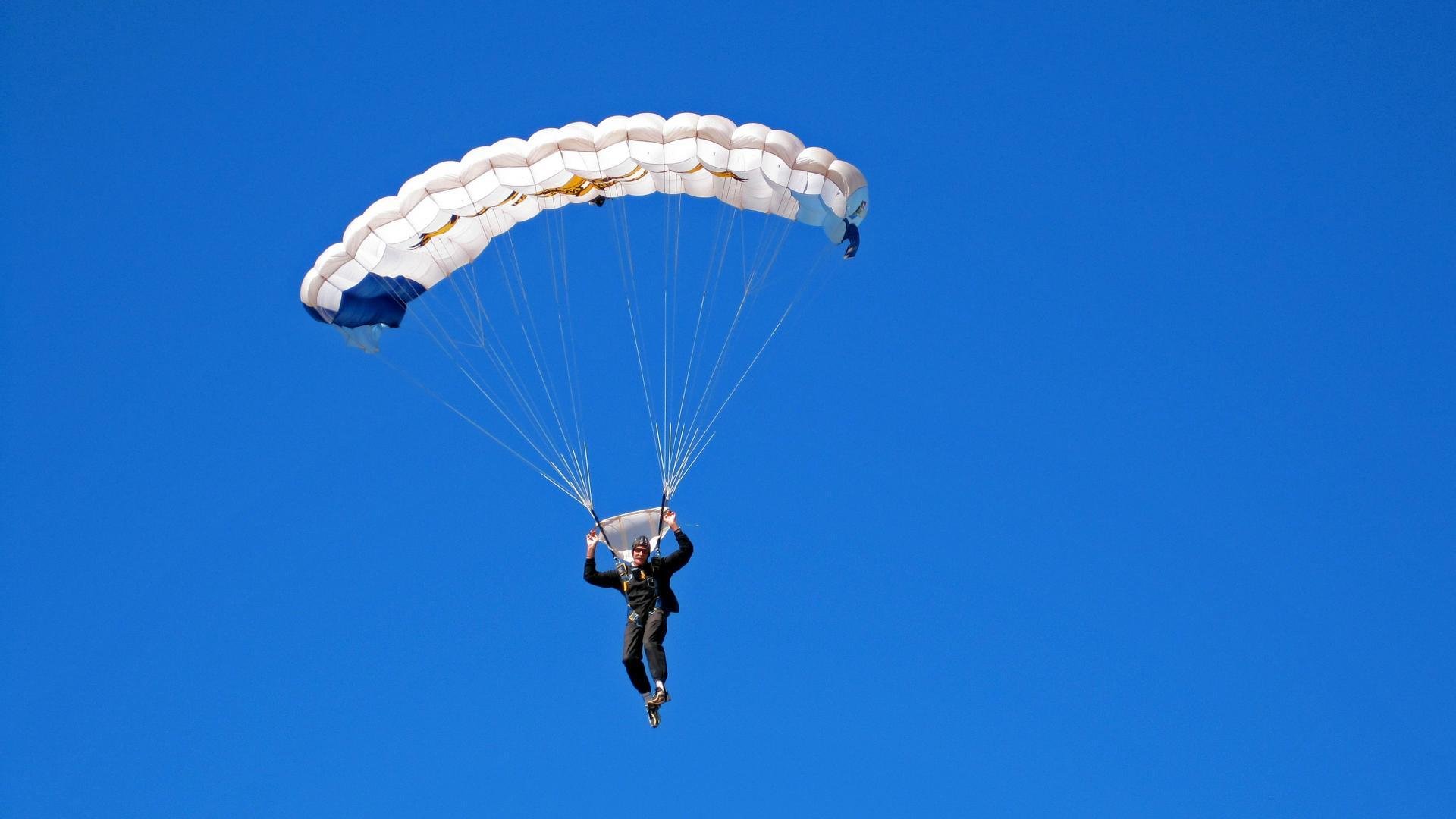 -穿越火线全民枪王争霸赛，最强射手谁属？，全民枪战王者最厉害的枪